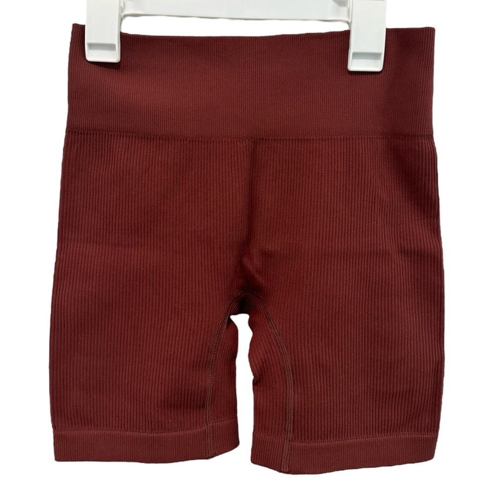 Brown rust workout gym biker shorts women’s medium